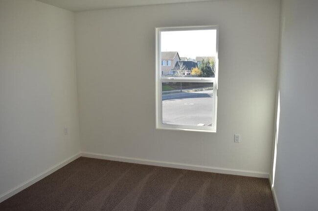 Building Photo - 1316 eagle crest court