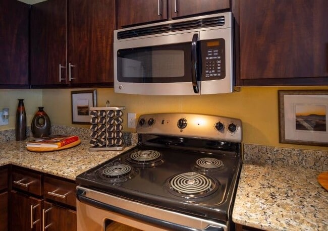 Building Photo - 8787 Woodway Dr