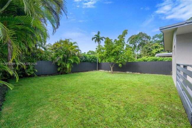 Building Photo - 5746 SW 53rd Terrace