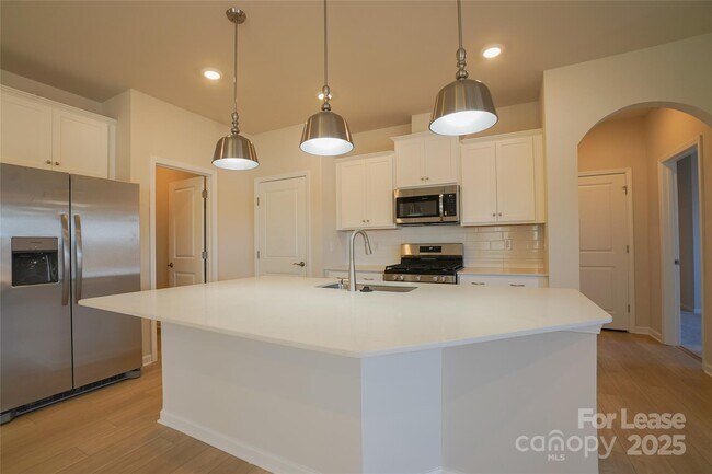 Building Photo - 1411 Caracara Ct