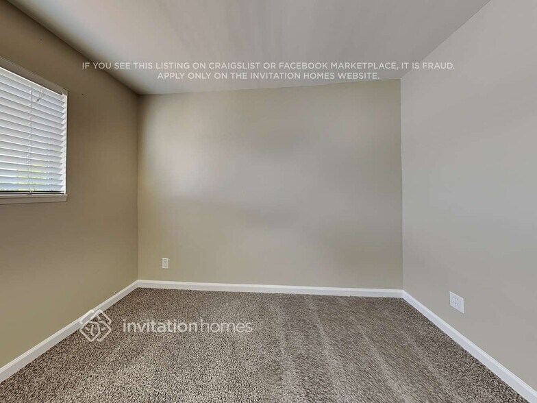 Building Photo - 1974 Glenoaks Ave