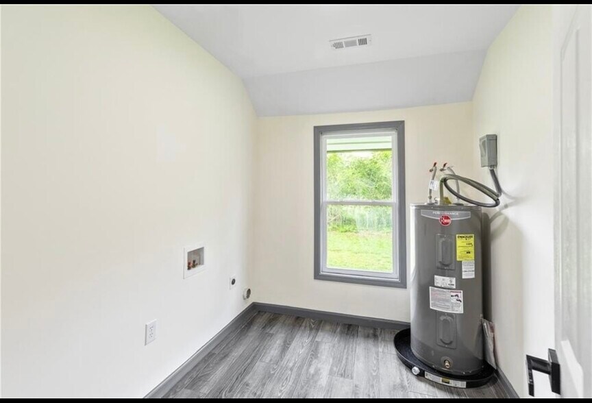 Building Photo - 4878 Youngs Mill Rd