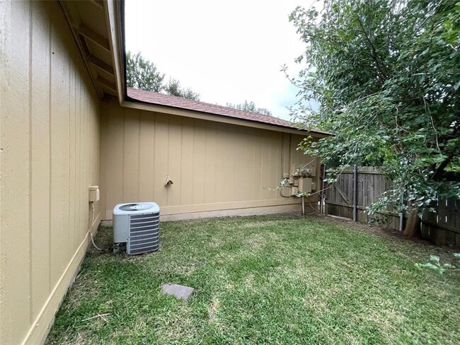 Building Photo - 8005 West Gate Blvd
