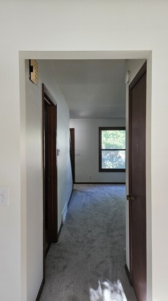 Building Photo - 680 Wildwood Dr