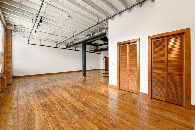 Building Photo - 1011 Wood St