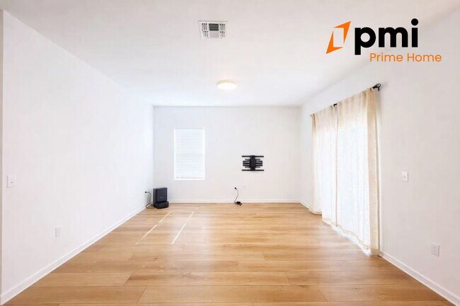 Building Photo - 2135 Huntsman Rdg Rd