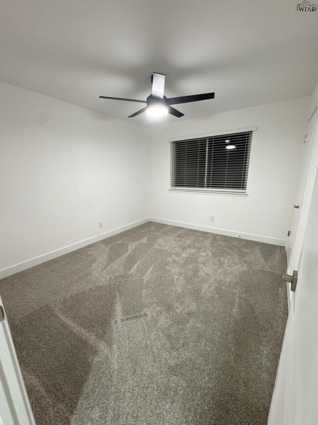 Building Photo - 4126 Lenore Dr