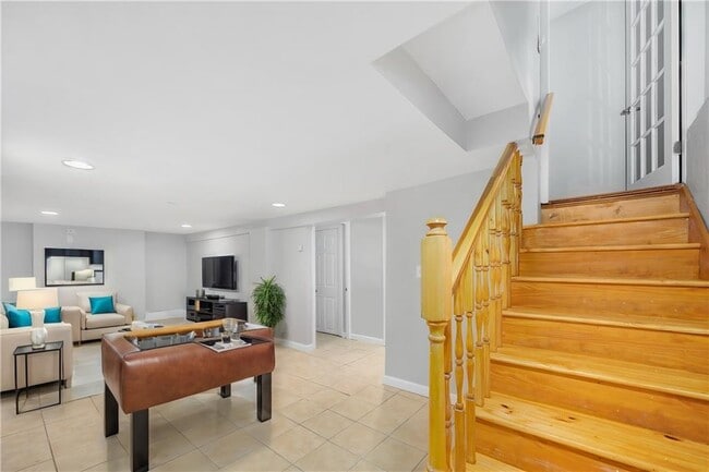 Building Photo - 41 Tyndall Ave