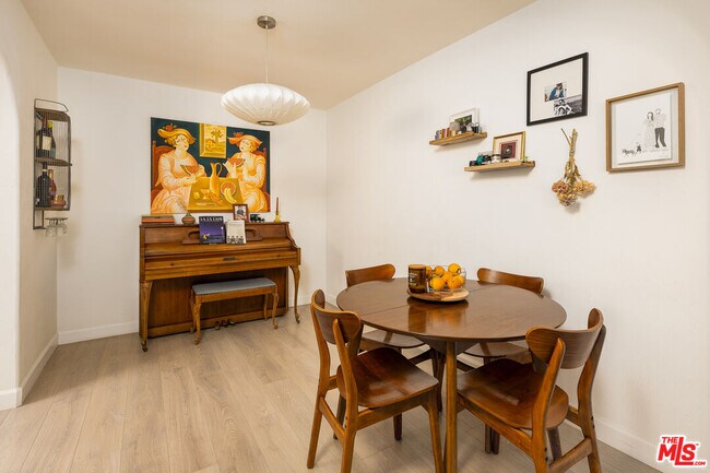 Building Photo - 4540 Catalpa St