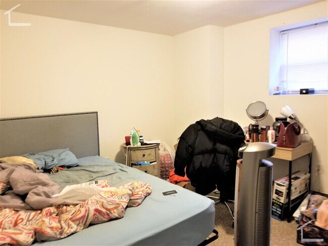 Building Photo - Nice 2 bed in South End