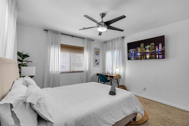 Building Photo - 3225 SW 58th Ave