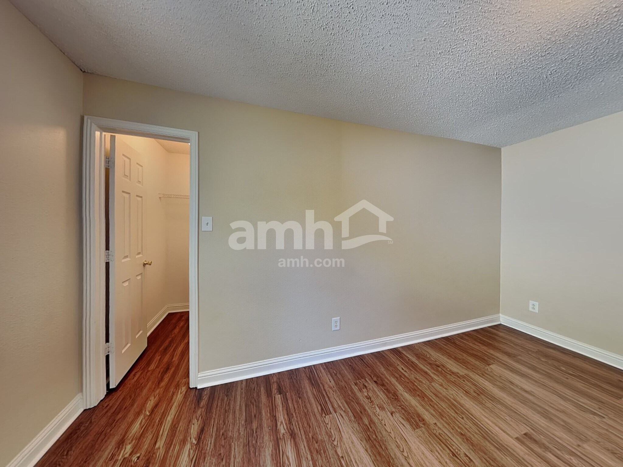 Building Photo - 6737 Amber Springs Way