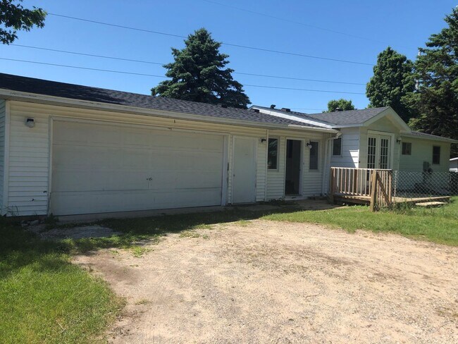 Building Photo - 2824 Country Ln