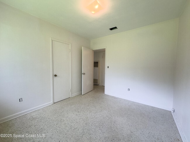 Building Photo - 728 Lund Ct