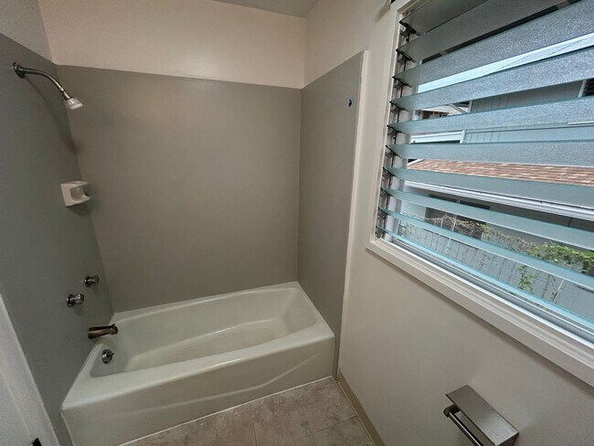 Building Photo - 2601