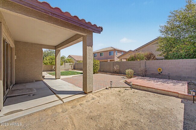 Building Photo - 7233 W Paradise Ln