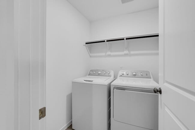 Building Photo - 7913 Rutherford Ln