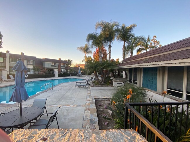 Building Photo - Luxurious 3 Bedroom Cypress Townhouse for Rent!