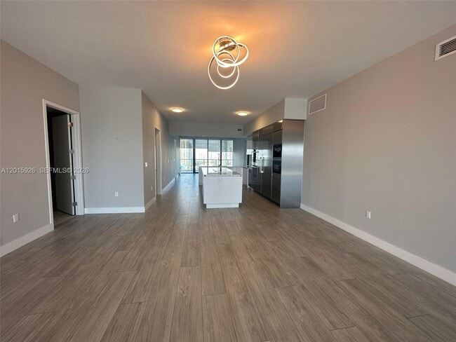 Building Photo - 5000 Island Estates Dr