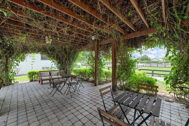Building Photo - 14289 Equestrian Way