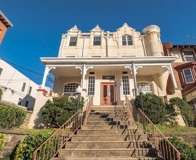 Primary Photo - 607-609 S 42nd St