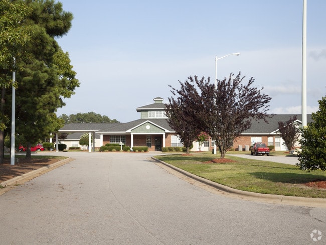 Exterior - Legion Manor Apartments