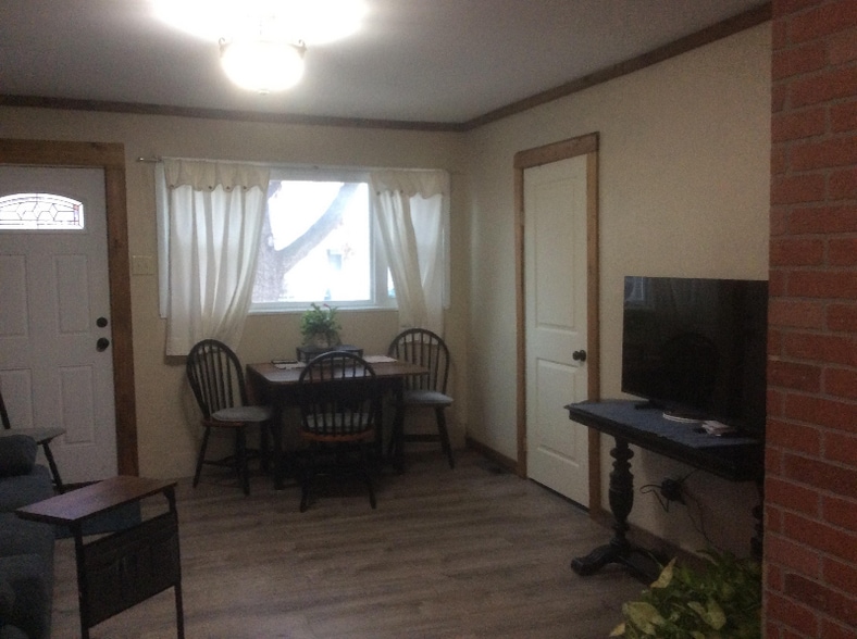 Building Photo - 39 Oakland St