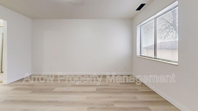 Building Photo - 207 E Arbor Ave