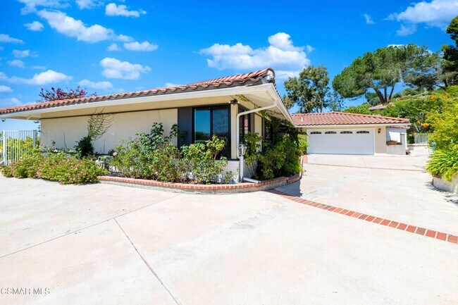 Building Photo - Thousand Oaks Pool Home with Amazing Views