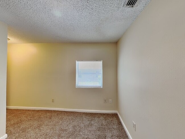 Building Photo - 403 Monroe Ave