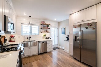 Building Photo - Two Bedroom Point Breeze Home