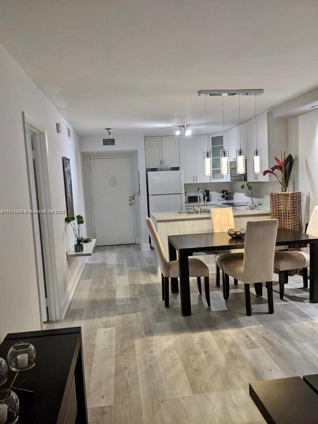 Building Photo - 16465 NE 22nd Ave