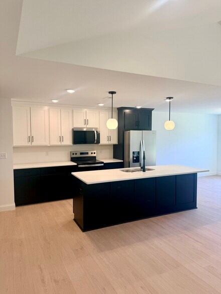 Building Photo - 123 Beechwood Ln