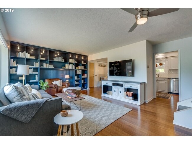Building Photo - 3333 SE 167th Ave