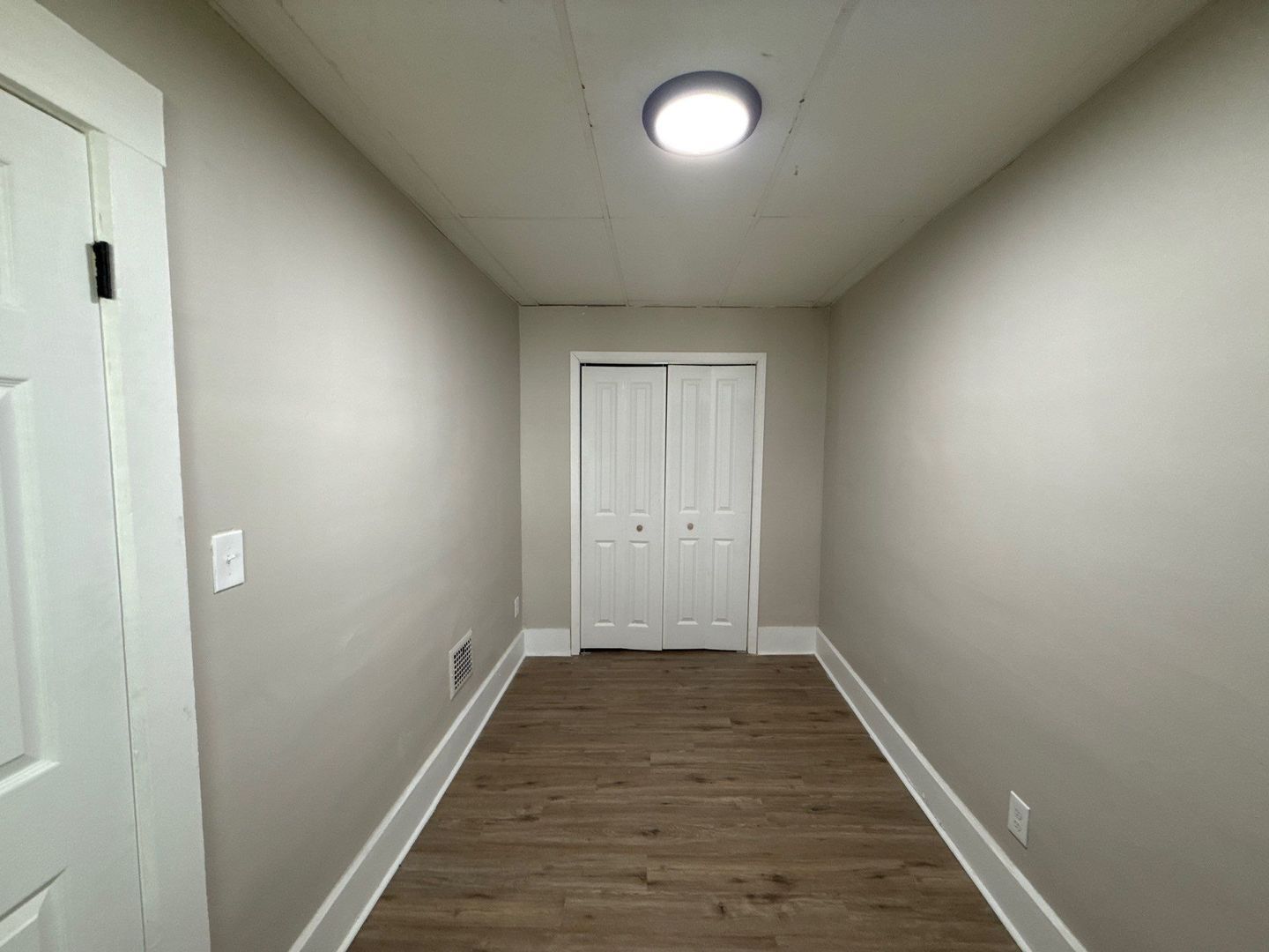 Building Photo - This beautifully updated 3-bedroom, 1-bath single-family home is ready for move-in!