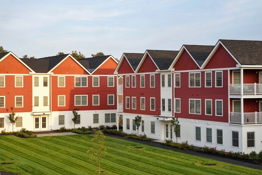 Primary Photo - Hackamore Place Apartments