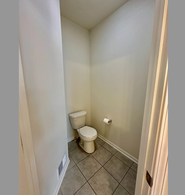 Master bed room toilet - 2750 St. Regis Way