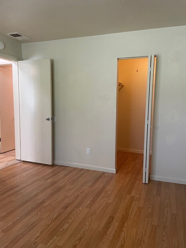 Building Photo - 1705 Heatheridge Rd