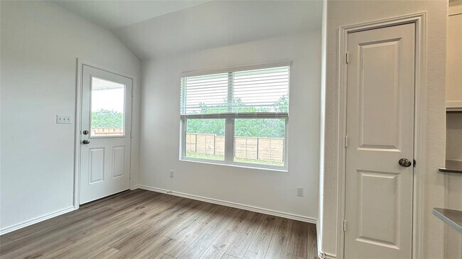 Building Photo - 170 Tofalla