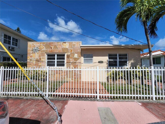 Primary Photo - 7710 Carlyle Ave