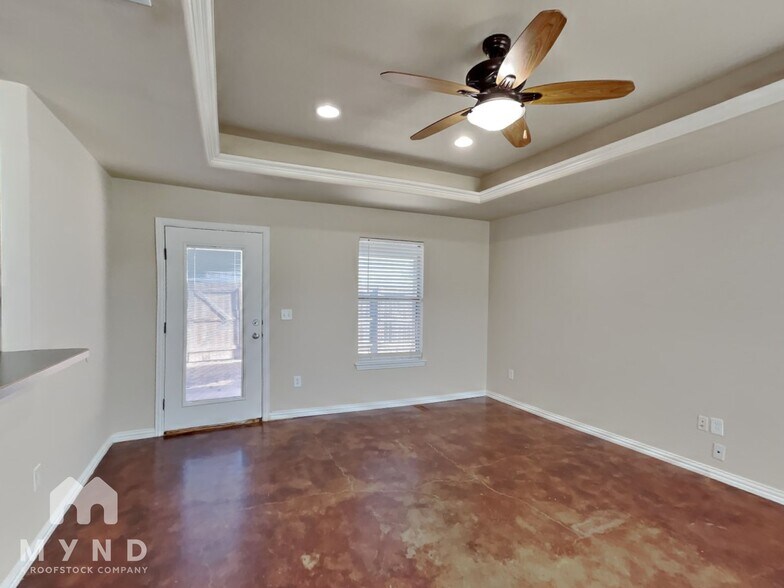 Building Photo - 124 Jolin Ln