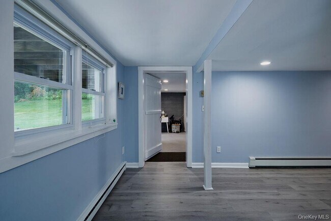 Building Photo - 116 Schoolhouse Ln