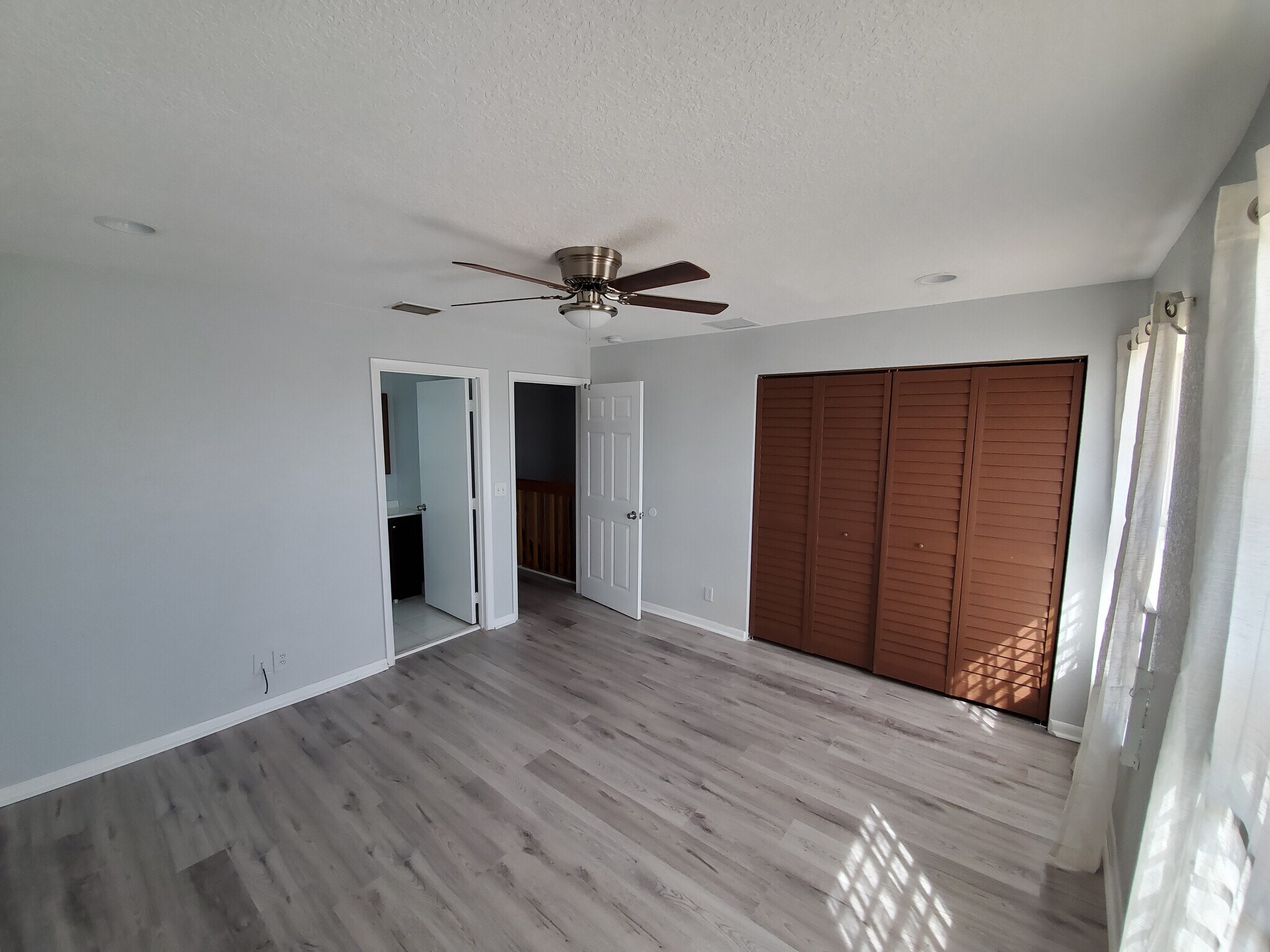 Master Bedroom - 197 NW Eller St