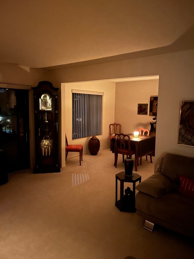 Building Photo - 2150 Valencia Dr