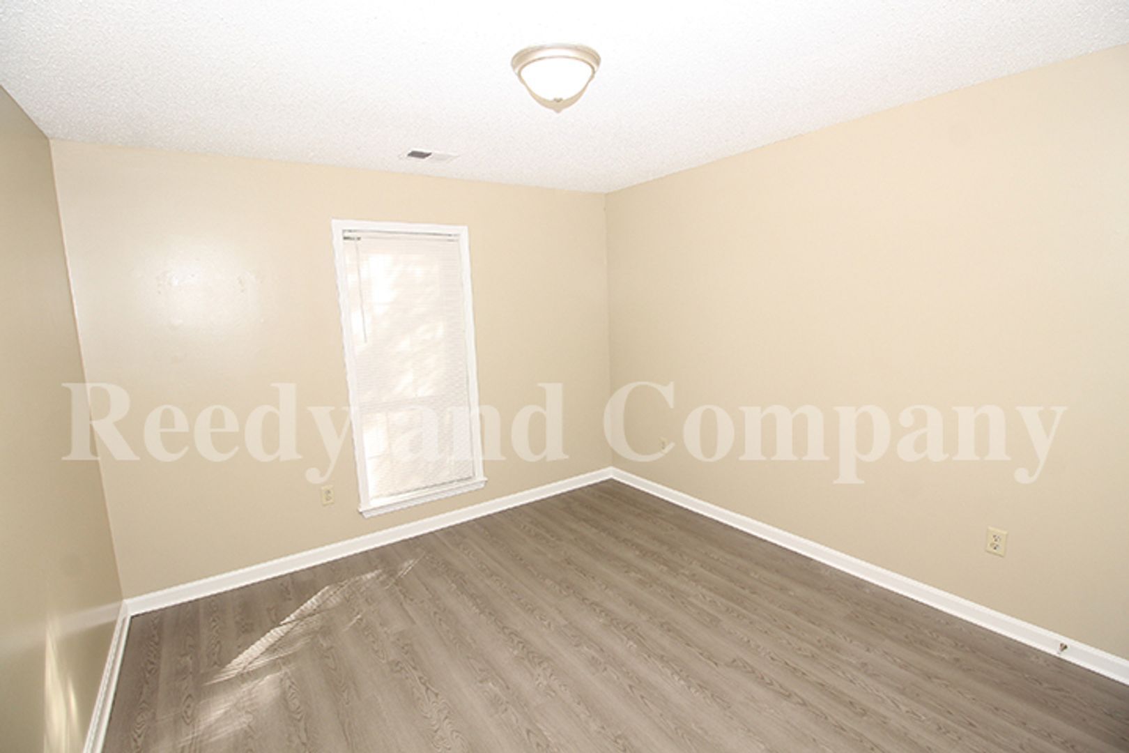 Building Photo - 6761 Blue Spruce Dr