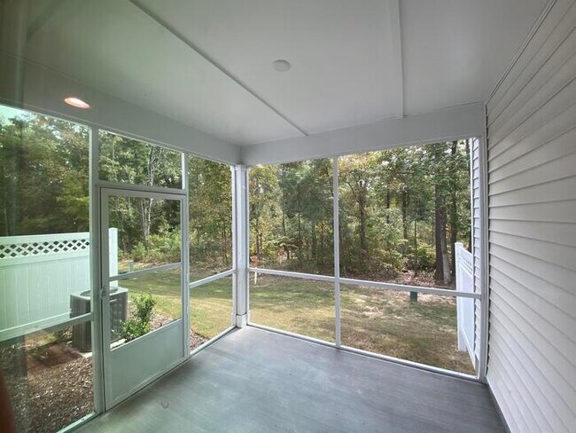 Building Photo - 1344 Southpoint Trail