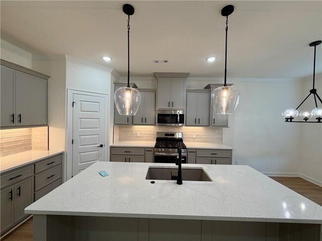 Building Photo - 1906 Farmer St