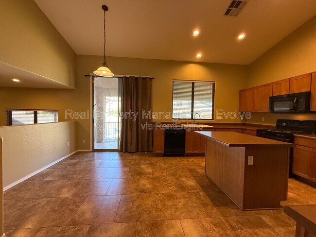 Building Photo - 8014 W Pima St