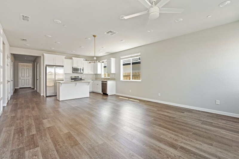 Building Photo - 1305 Swallowtail Dr