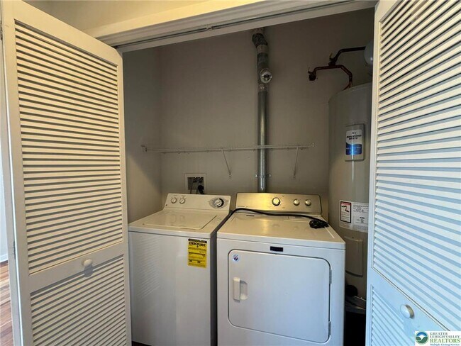 Building Photo - 11 W 2nd St